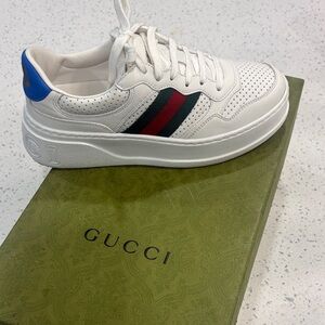 Gucci White Leather Sneakers with Red and Green Detail